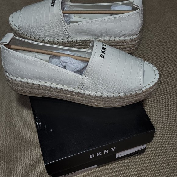 Wedge - Picture 3 of 3